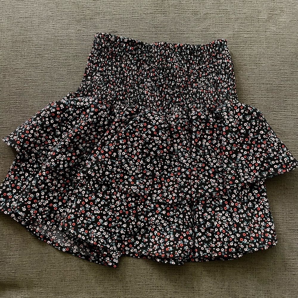 black floral layered mini skirt, size S